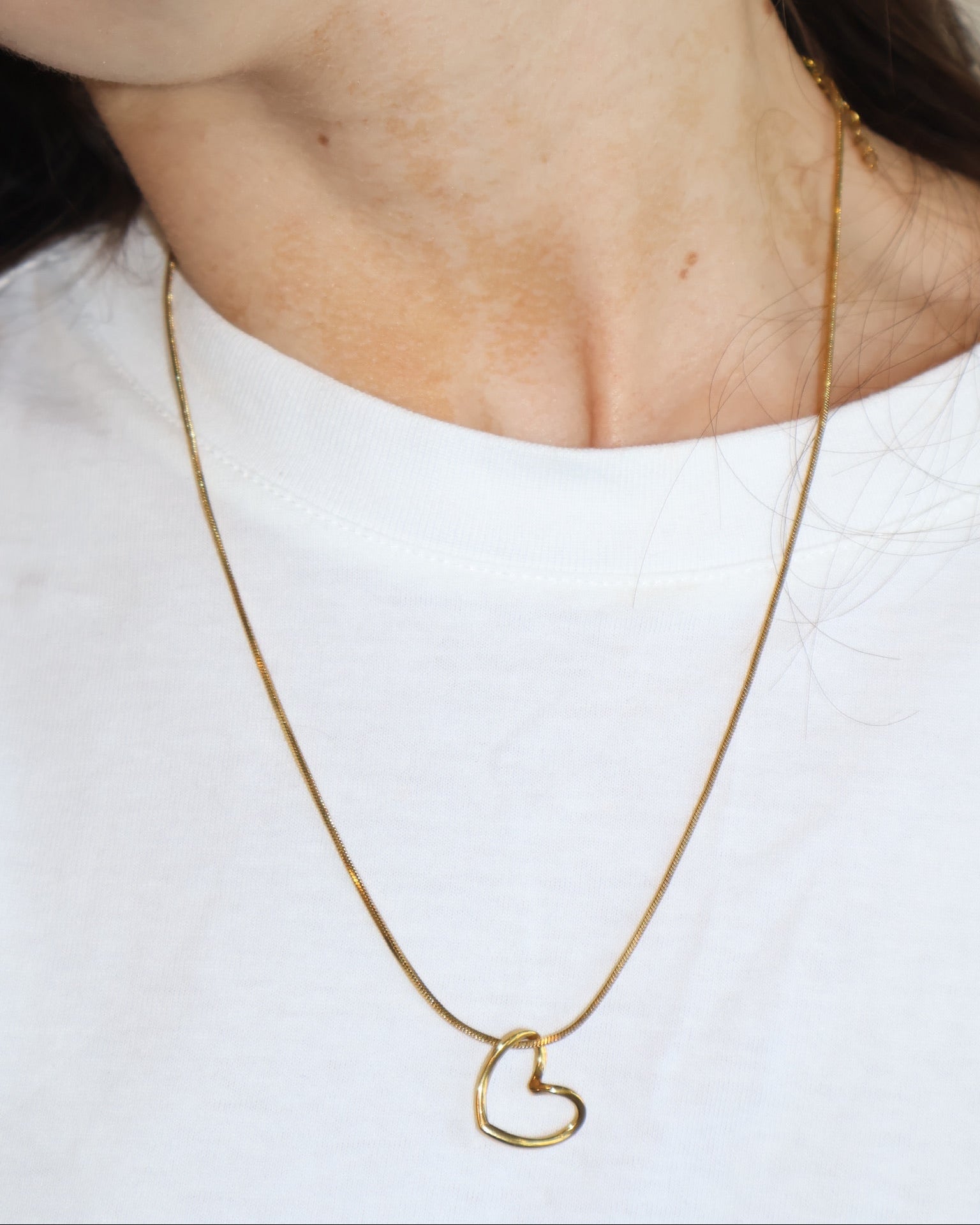 Collar Corazón Silueta