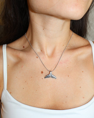 Collar Cola de Ballena Plateado