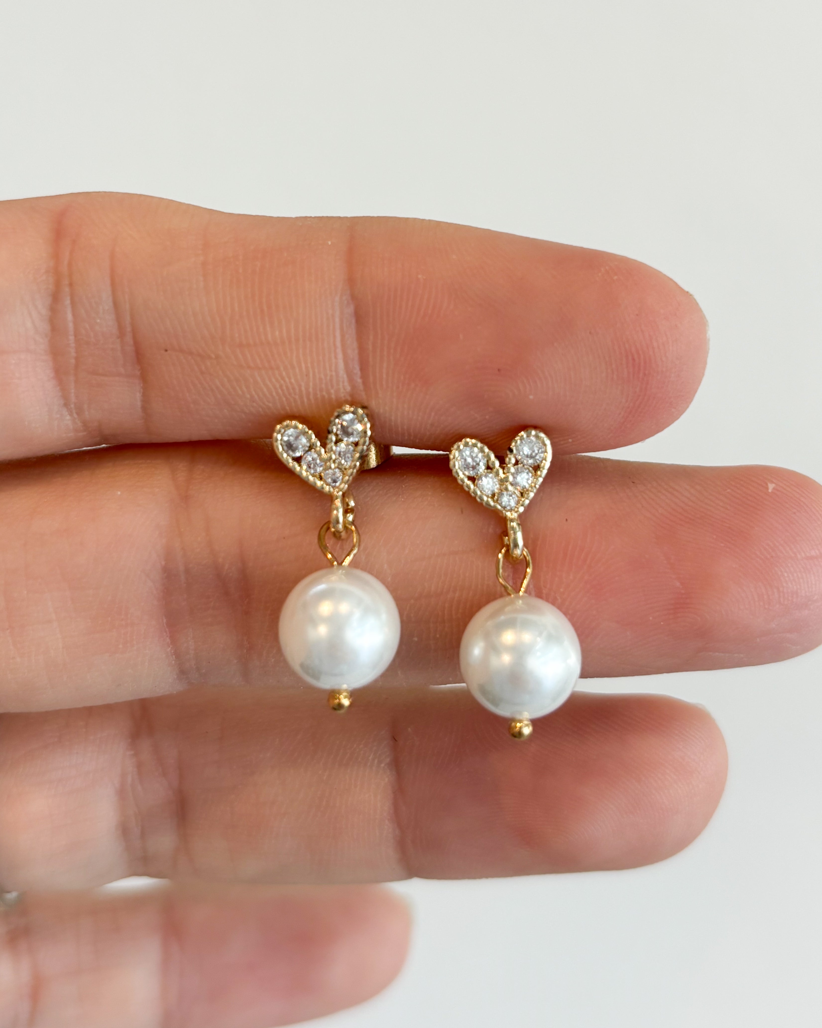 Aretes July Corazón Perla